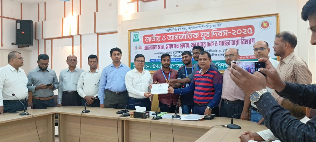 Certificate Distribution
Celebrating the achievements of participants by presenting certificates, recognizing their hard work, dedication, and successful completion of training or programs.